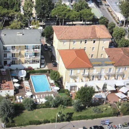 Hotel Stella Polare Римини Экстерьер фото