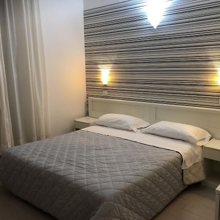 Hotel Stella Polare Римини Экстерьер фото