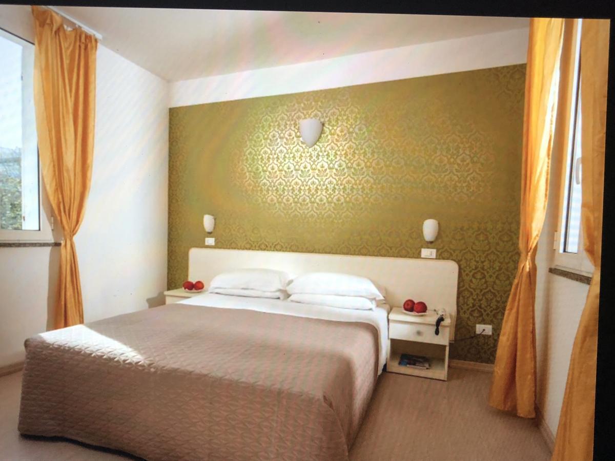 Hotel Stella Polare Римини Экстерьер фото