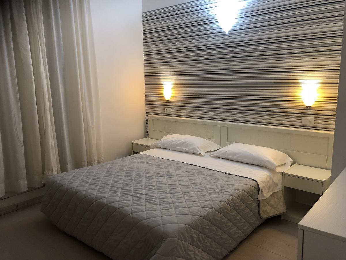 Hotel Stella Polare Римини Экстерьер фото