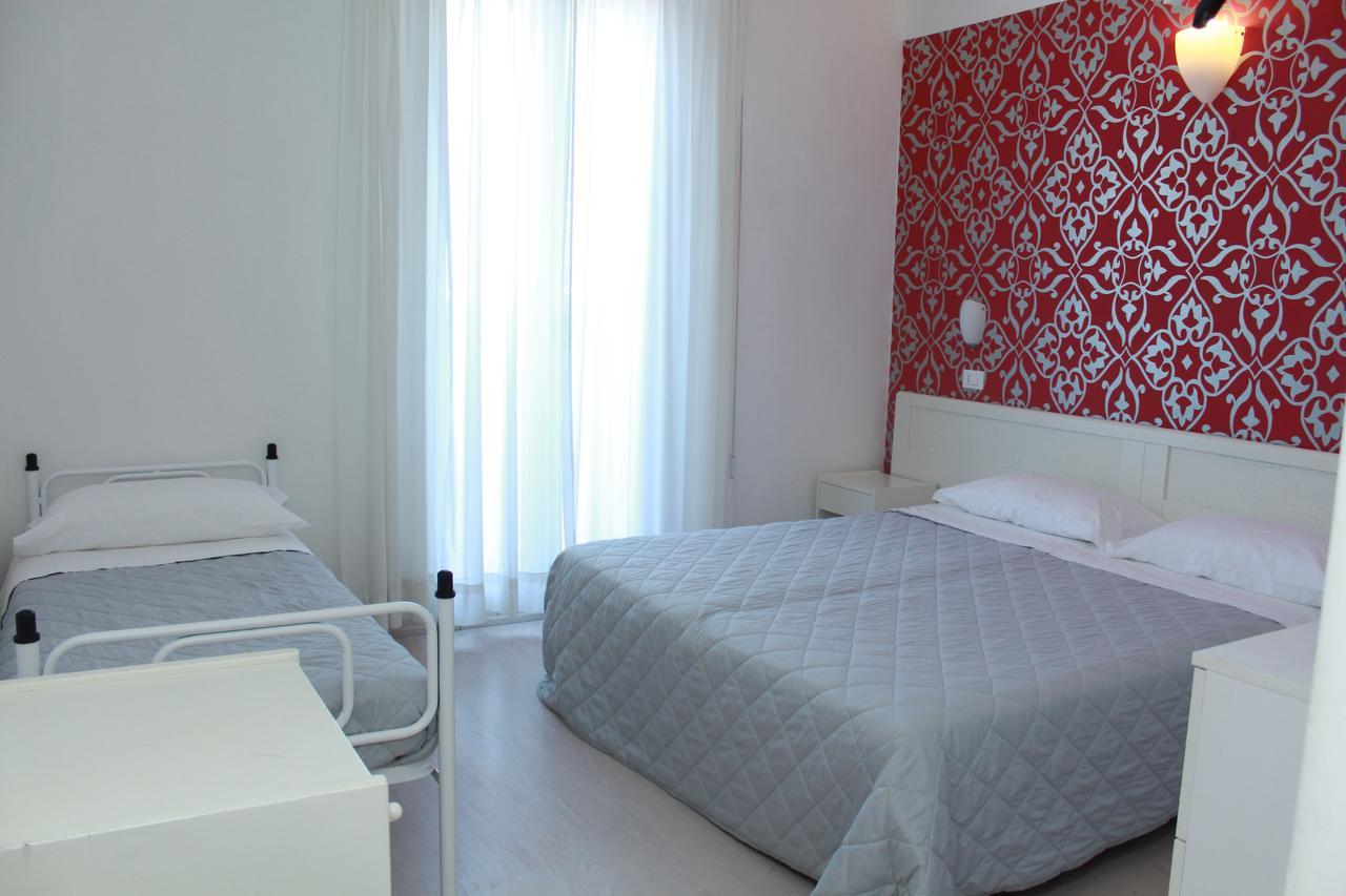 Hotel Stella Polare Римини Экстерьер фото