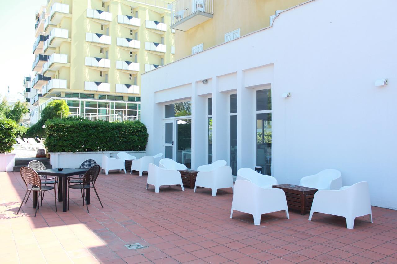 Hotel Stella Polare Римини Экстерьер фото