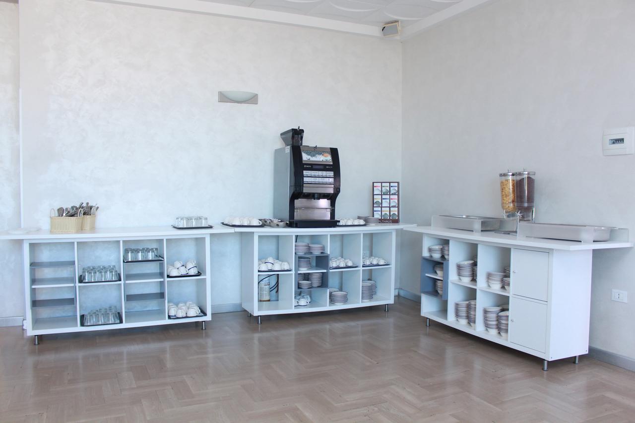 Hotel Stella Polare Римини Экстерьер фото