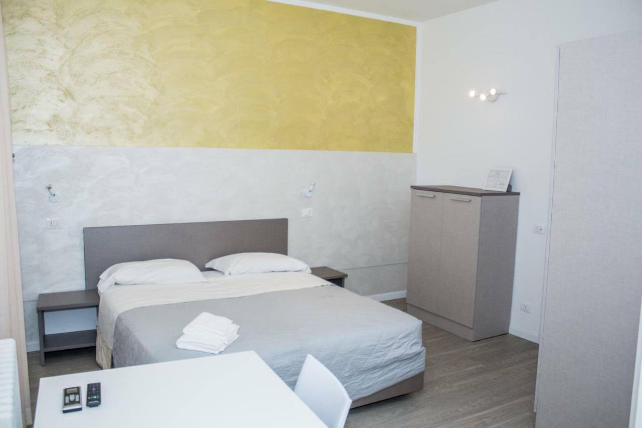 Hotel Stella Polare Римини Экстерьер фото