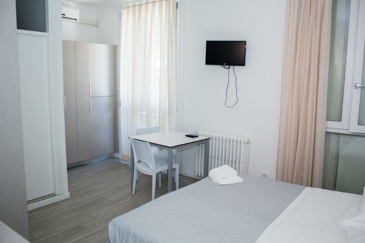 Hotel Stella Polare Римини Экстерьер фото