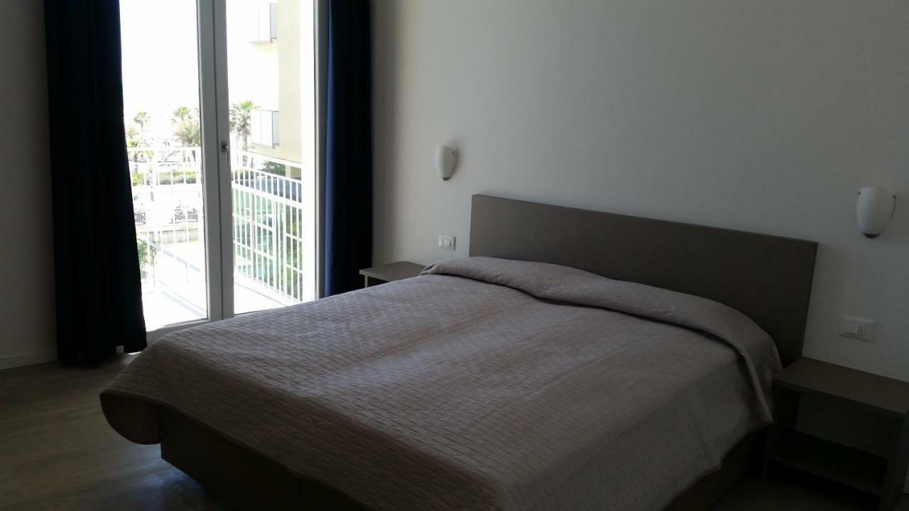 Hotel Stella Polare Римини Экстерьер фото